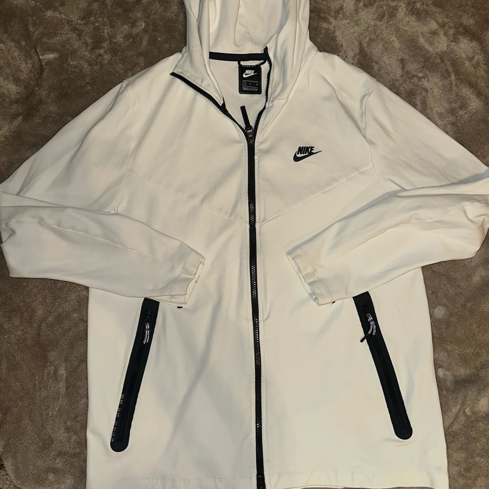 Nike tech